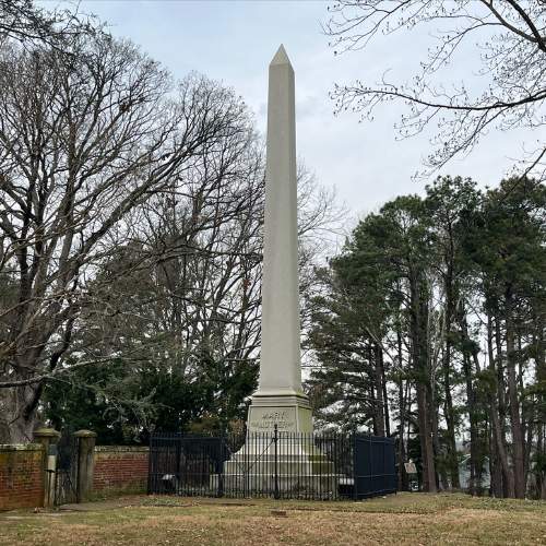 mary washington monument in fredericksburg va