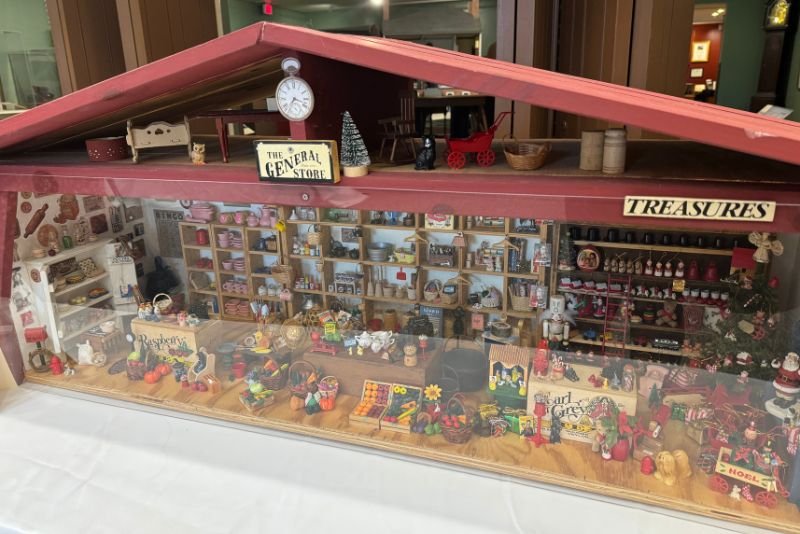 10th Annual Wee Christmas Dollhouses & Miniatures Show at Historic Kenmore